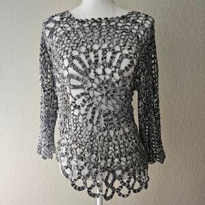 Grey boho crochet long sleeve asymmetrical fairycore top. Size L